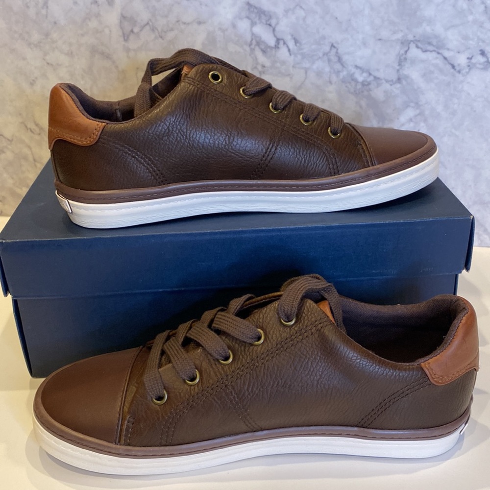 NWOT Cole Haan Boy’s Pinch Court Sneaker-size 5